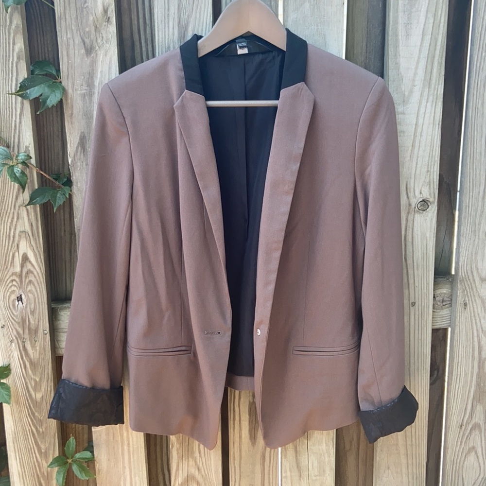 Casual blazer with damask detail - Picture 1 of 11